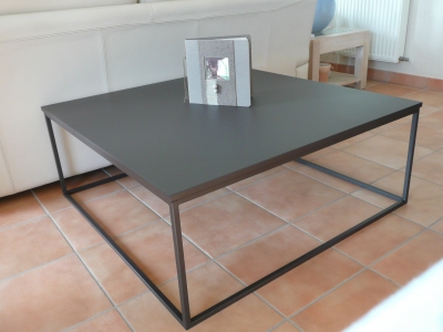 Mobilier tout acier,